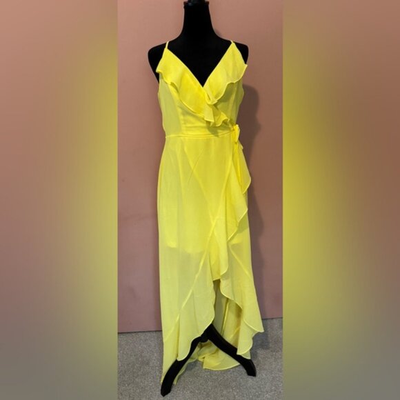 Elegant Yellow Ruffle Dress - Picture 2 of 7